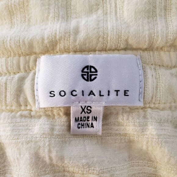 Socialite Raw Hem Shirt sz XS in Yellow - Picture 12 of 13